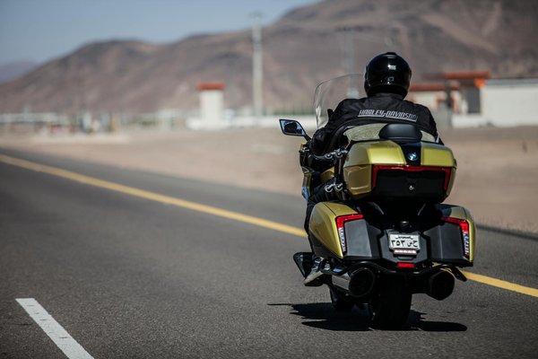 Avantages d'un GPS intégré par rapport à un smartphone